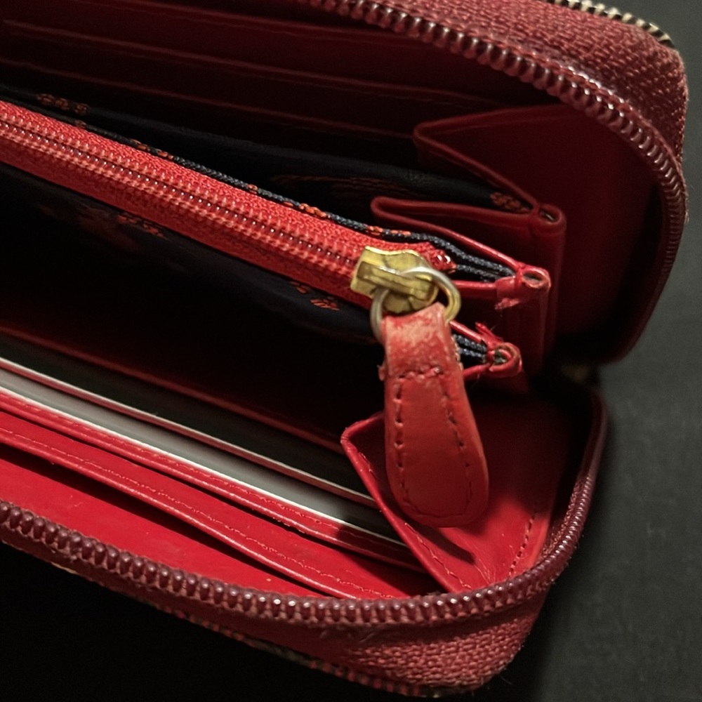 SOLD✨Vivienne Westwood✨ Red Tartan Orb Zippy Wallet EUC - Picture 10 of 17